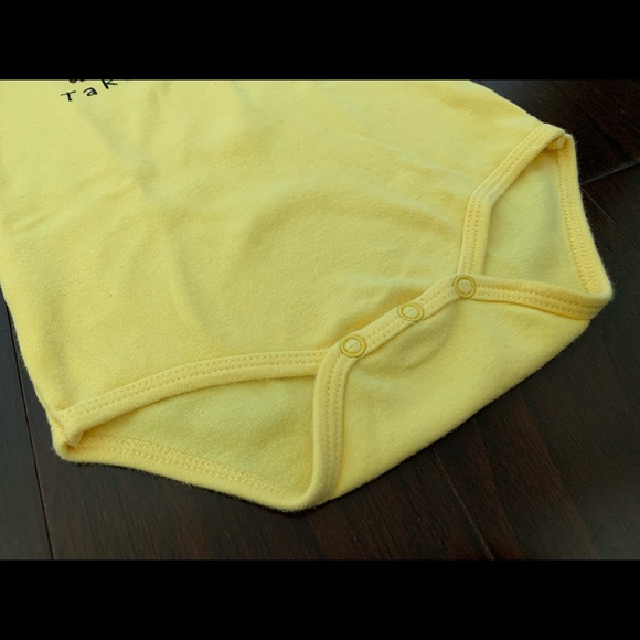 Canada ‘Take a Hike’ onesie in yellow, size 18 mo - Picture 3 of 4
